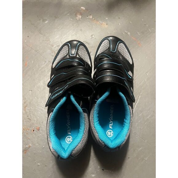 Flywheel cycling shoes - Picture 3 of 4